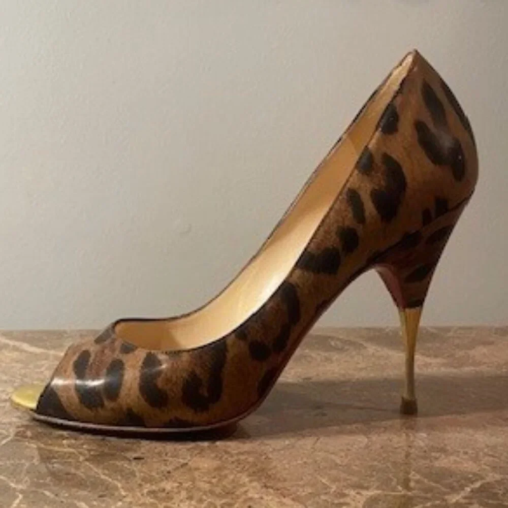 Christian Louboutin VINTAGE Yotruche Leopard Patent Leather Heels – Sz 8